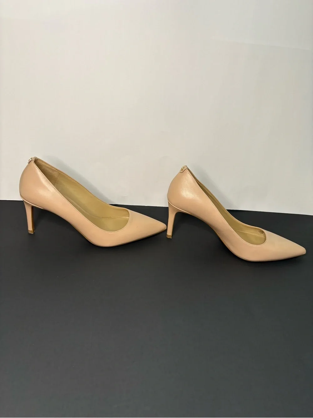 Michael Kors Alina Flex Nude Leather Pointed Toe Pumps 7.5